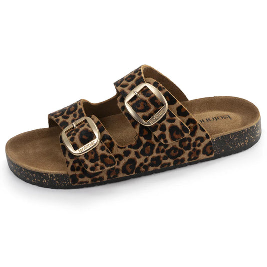 Mules double bride dessus cuir Léopard, un accessoire audacieux qui allie chic et confort inégalé.
Fabriquée avec une semelle intérieure en cuir.
Les doubles brides en cuir ajustables de cette sandale s'adaptent facilement à toutes les largeurs de pieds.
Marque: Isotoner