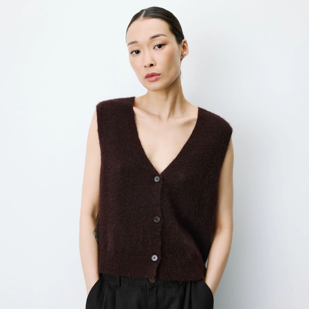 Cardigan sans manches boutonné col V chocolat Nars