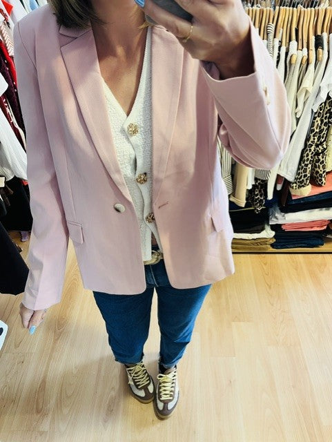 blazer rose femme, blazer chic femme, blazer oversize rose, veste blazer femme élégante, blazer casual chic femme, blazer tendance femme, blazer printemps femme, veste tailleur rose femme, blazer féminin moderne, blazer rose poudré femme