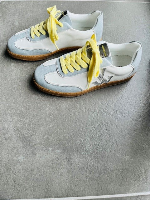 Baskets Aura initials bleu