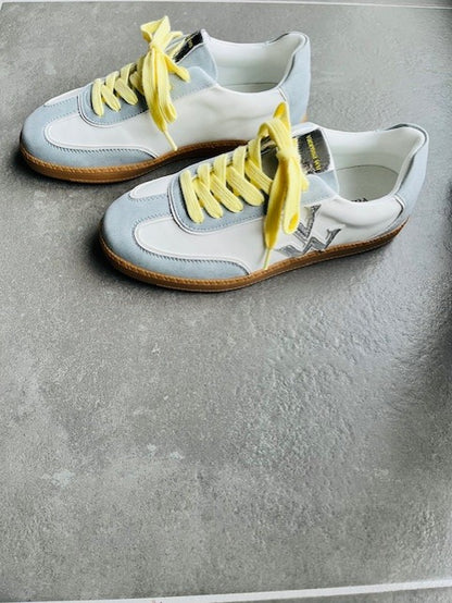 Baskets Aura initials bleu