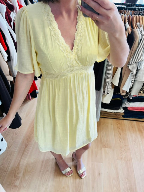 Robe courte fluide jaune Murcia