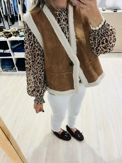 Veste sans manches en fausse shearling col V coffee Anya