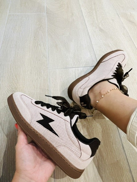 sneakers Vanessa Wu rose - baskets Vanessa Wu femme - sneakers femme rose - baskets roses femme - sneakers AURA EMBLEM - Vanessa Wu AURA EMBLEM - baskets suédine rose femme - sneakers rose et marron femme - chaussures Vanessa Wu femme
Vanessa Wu BK2948RS