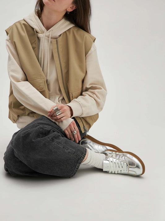 Baskets AURA Initials argent - basket Vanessa Wu femme - sneakers argentées femme - basket tendance femme - basket argentée