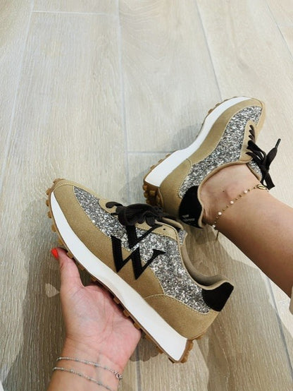 sneakers Vanessa Wu beige - baskets Vanessa Wu femme - sneakers beige femme - baskets beige femme - sneakers FLOW INITIALS - Vanessa Wu FLOW INITIALS - baskets à paillettes femme - sneakers paillettes beige - baskets suédine marron femme
- sneakers tendance femme - baskets confort femme - Vanessa Wu BK2947BG