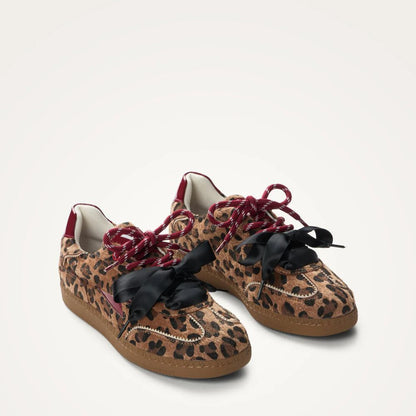 baskets léopard femme - sneakers léopard femme - baskets femme tendance  - baskets imprimé léopard - baskets Vanessa Wu
chaussures femme léopard - sneakers mode femme - baskets rouges femme - baskets confortables femme - Sasa x Vanessa Wu - baskets casual chic
baskets fashion femme