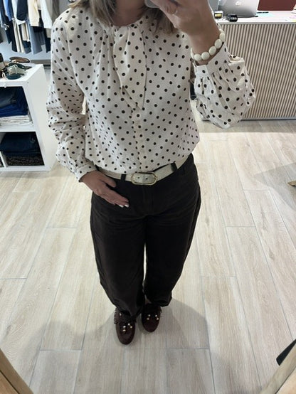 blouse femme à pois - blouse écrue à pois noirs - blouse chic femme - blouse manches longues femme - blouse rétro femme - blouse élégante femme - chemisier à pois femme - blouse col rond femme