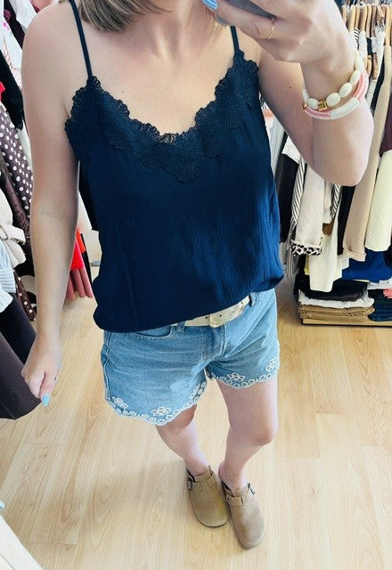 Caraco bleu marine Paloma - caraco femme bleu marine -  top dentelle femme - débardeur élégant femme - caraco été femme - top fluide femme - blouse sans manches femme -  caraco chic femme - top bleu marine