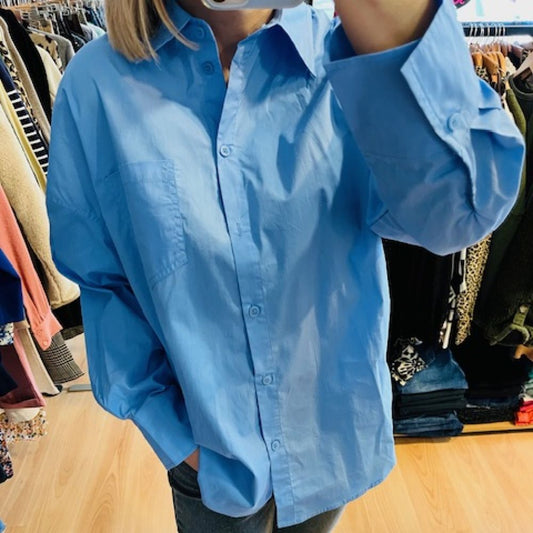 Chemise bleu Paris Grace & Mila boutonnée coupe oversize poche sur l'avant 