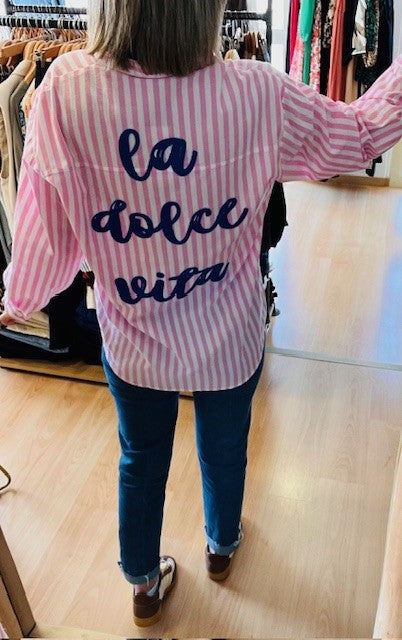 Chemise à rayures roses "Dolce vita" - chemise rayée rose femme - chemise dolce vita - chemise tendance femme - chemise casual chic femme - chemise oversize rose - chemise été femme