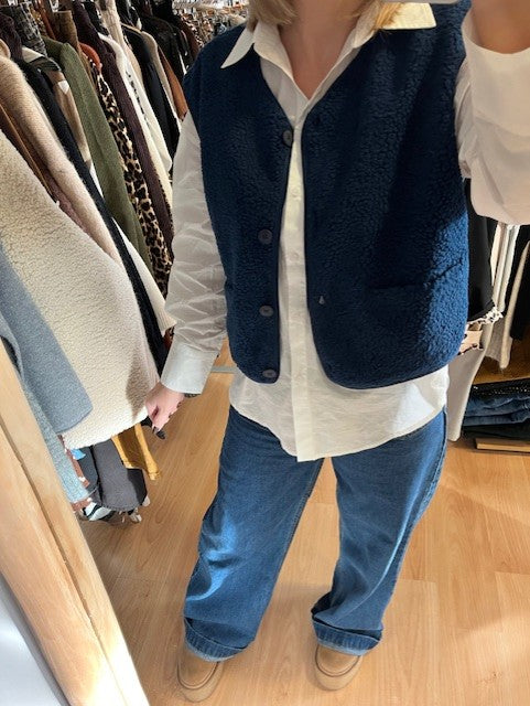 Gilet sans manches femme - gilet sherpa femme - gilet polaire sans manches - gilet bleu marine femme - gilet chaud automne hiver - gilet sans manches tendance - gilet cosy femme- gilet doublé hiver -gilet superposition femme 