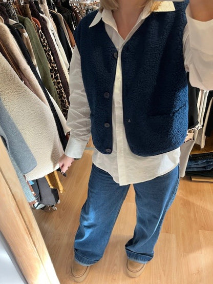 Gilet sans manches femme - gilet sherpa femme - gilet polaire sans manches - gilet bleu marine femme - gilet chaud automne hiver - gilet sans manches tendance - gilet cosy femme- gilet doublé hiver -gilet superposition femme 