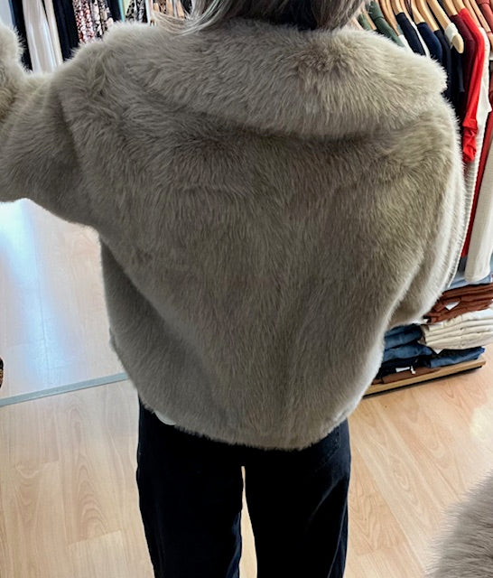 Manteau court en fausse fourrure Shonna