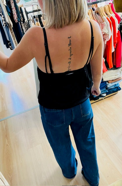 Top noir en satin Trèfle