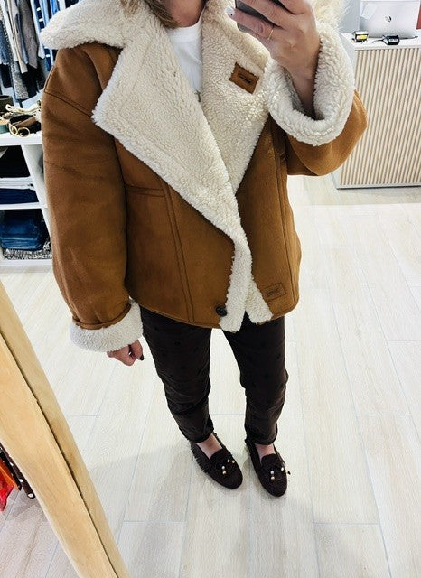 manteau Apollon Grace & Mila manteau Grace & Mila femme -  manteau long femme - manteau chameau femme - manteau double boutonnage femme - manteau long chameau - manteau à poil femme -  manteau chaud femme - manteau hiver femme - manteau élégant femme - manteau tendance femme -  manteau camel femme - vêtement Grace & Mila femme 