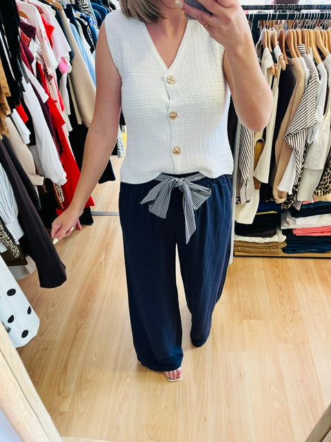 pantalon fluide bleu marine -pantalon femme chic - pantalon large femme - pantalon taille élastique - pantalon à nouer femme
- pantalon casual chic - pantalon confortable femme - pantalon tendance été -pantalon élégant femme - pantalon fluide taille haute