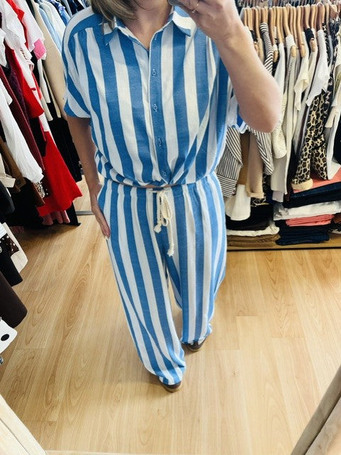 pantalon fluide femme - pantalon rayé bleu et blanc - pantalon large femme - pantalon taille élastique -pantalon chic décontracté - pantalon été femme - pantalon fluide rayures - pantalon confortable femme - pantalon tendance femme
pantalon casual chic