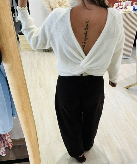 pull dos nu femme - pull dos nu croisé - pull maille femme -  pull ample femme -  pull ivoire femme -  pull tendance femme - pull Grace & Mila - pull Anthemis Grace & Mila -  pull en maille ivoire.