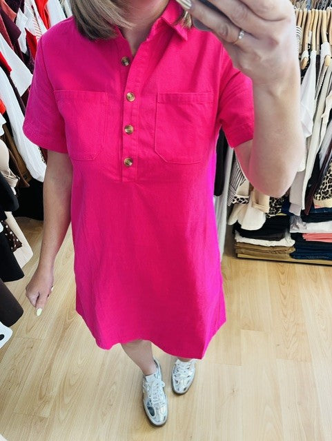 Robe fuchsia Océane - robe fuchsia femme - robe courte chic - robe casual chic - robe été femme - robe chemise élégante - robe fluide confortable - robe rose tendance - robe manches courtes femme - robe estivale chic