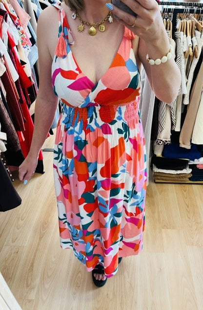 robe longue femme - robe dos nu été - robe imprimée colorée - robe fluide chic - robe bohème femme - robe estivale élégante - robe longue imprimée - robe femme tendance été
- robe décolleté V - robe légère femme