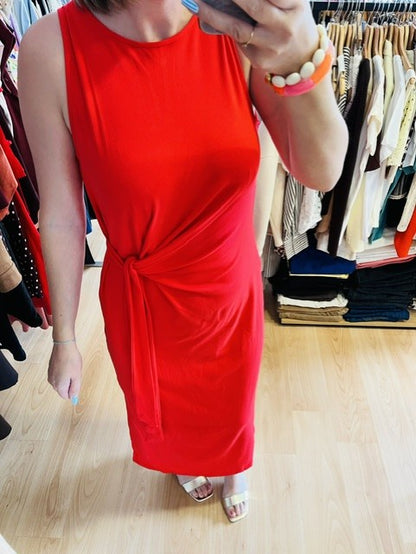 robe sans manches femme - robe jersey femme - robe rouge élégante - robe fluide femme - robe confortable femme - robe d'été rouge - robe casual chic femme - robe midi rouge - robe légère femme - robe féminine rouge- robe Wyla Grace & Mila - robe Grace & Mila femme - collection Grace & Mila
mode femme Grace & Mila