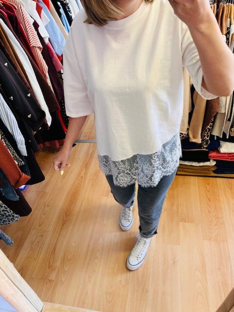 T-shirt oversize blanc – finition dentelle Gabin - t shirt oversize dentelle - t shirt dentelle femme - t shirt oversize femme - t shirt blanc dentelle - top oversize dentelle - t shirt loose femme