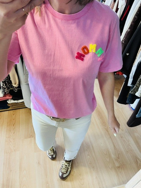 t- shirt mommy - t-shirt rose femme - t-shirt oversize femme -  t-shirt inscription relief -  t-shirt streetwear femme -  t-shirt tendance femme-  haut rose oversize- t-shirt casual chic femme - mode femme tendance -  t-shirt ample femme -  look streetwear femme