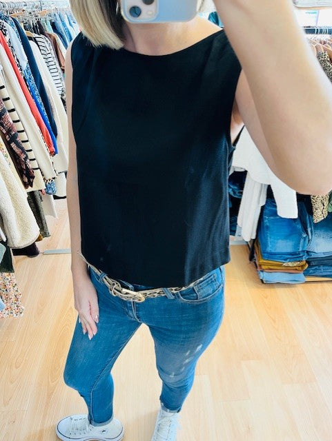 Top court noir Paume fronce aux épaules sans manches Grace & Mila