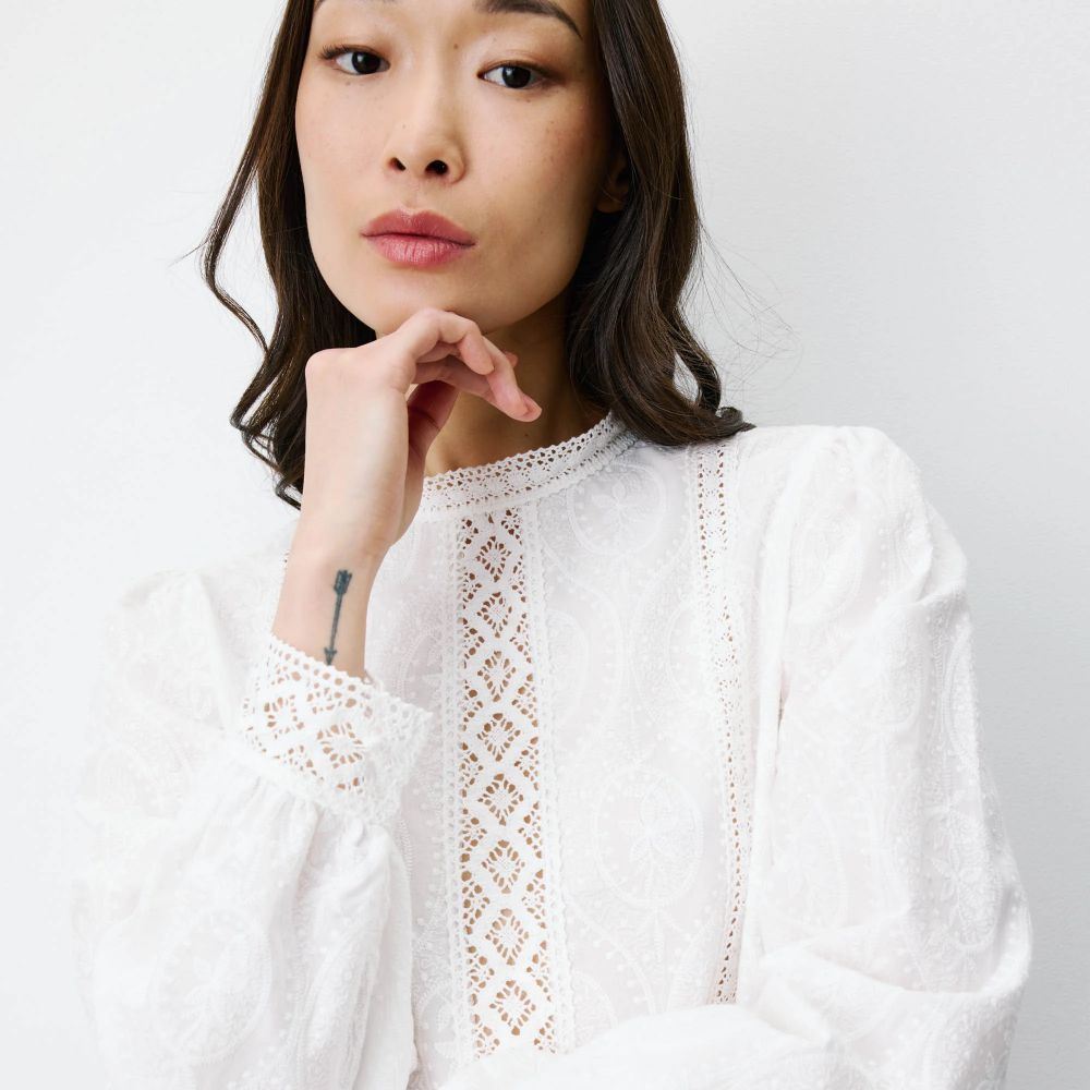 Blouse en broderie anglaise dos à nouer ivoire Abigail