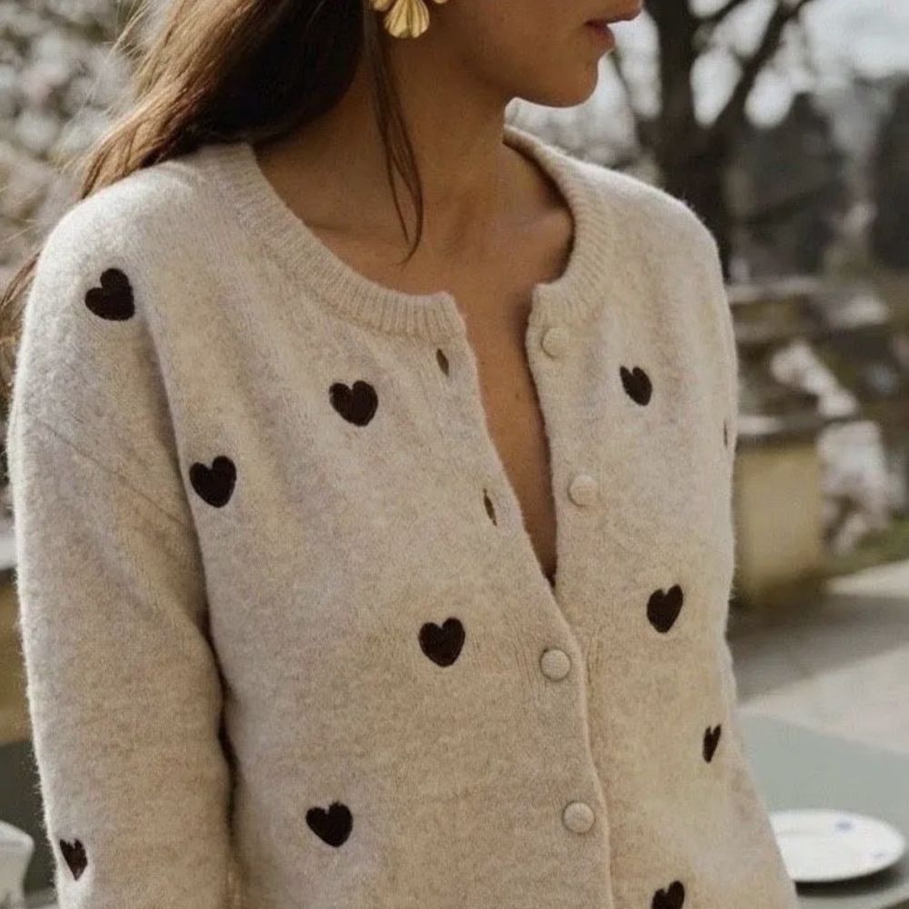 Gilet beige avec cœurs brodés marron Emilio