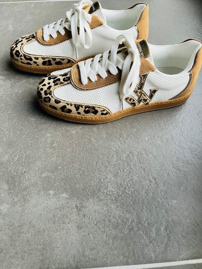 Baskets Aura initials léopard