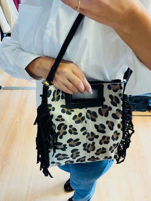 Sac en cuir daim noir imprimé léopard John