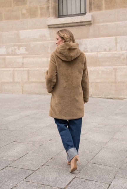 Manteau réversible imperméable et doublure teddy noir / camel