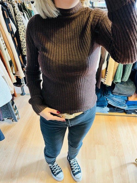 Pull en maille côtelé chocolat Saturday