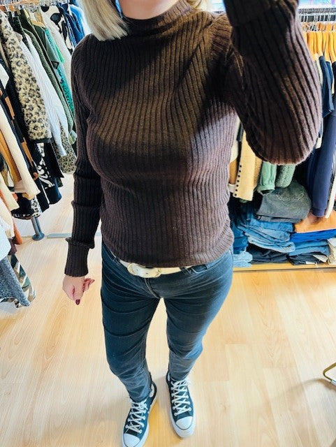 Pull en maille côtelé chocolat Saturday