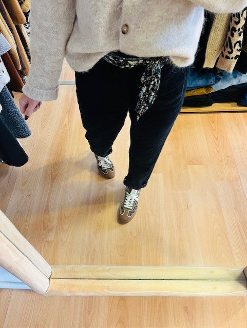 Pantalon noir en velours Boris